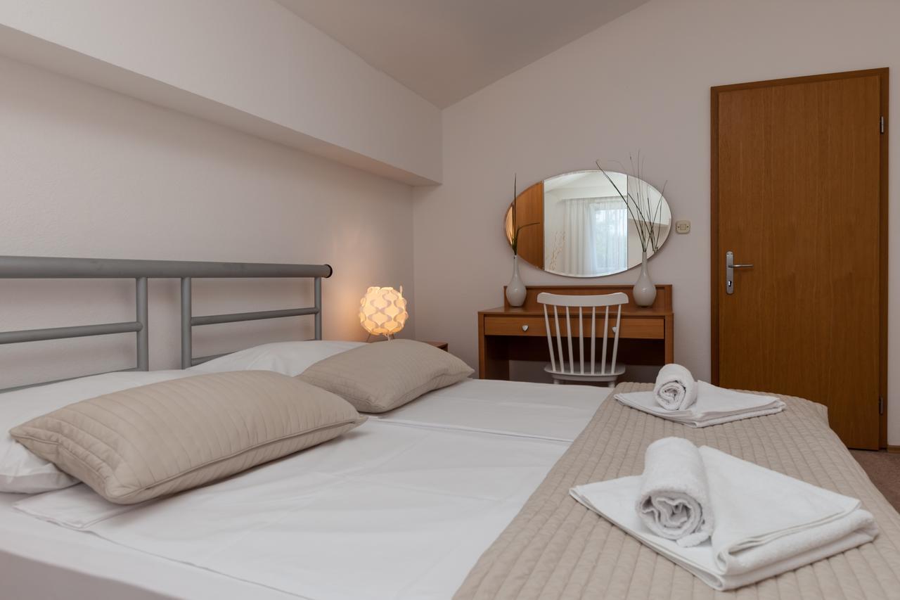 Villa Livia Apartments Bol Kültér fotó